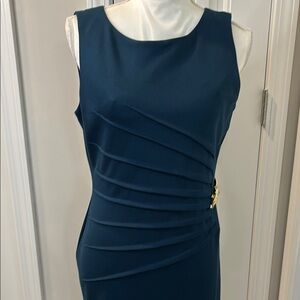Ivanka Trump Blue Sleeveless Sheath Dress for Cocktail
Size 8